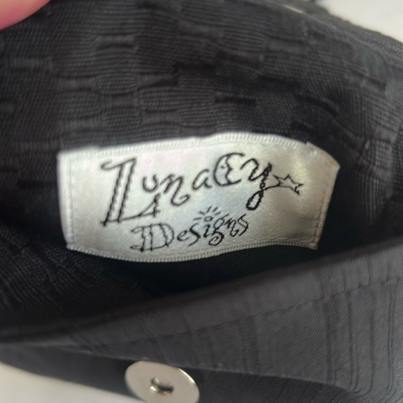 Vintage Lunacy Designs Pouch
Copper & Brass Grapes Vineyard
Wine Drinker's Motif - Picture 7 of 12